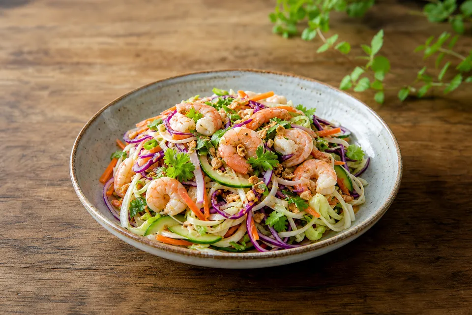 Vietnamesisk Räksallad med Kål och Morot