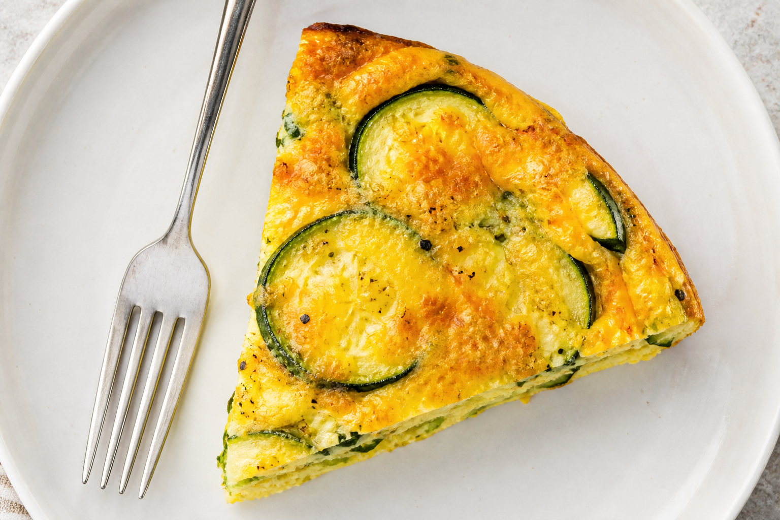 Zucchinifrittata med cheddar